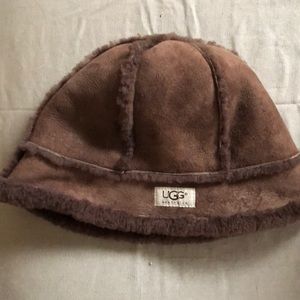 UGG chocolate brown cloche
